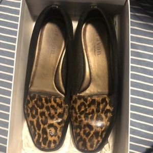 Aravon shoes.